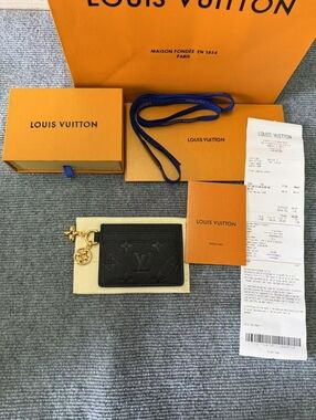Louis Vuitton LV Charms Card Holder